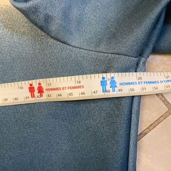 Ombré 3/4 sleeve top in stretchy scuba type fabric and with neck - Picture 8 of 8